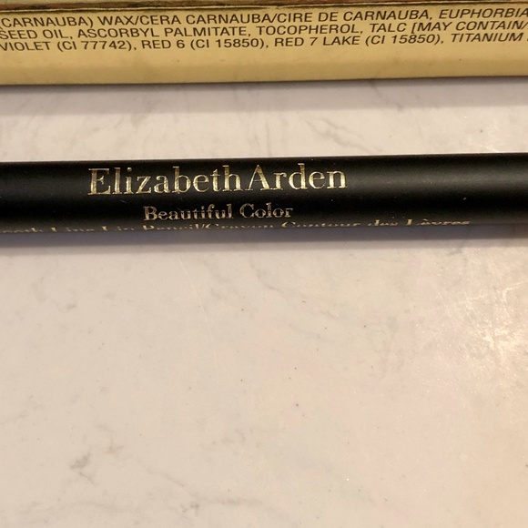 NEW ELIZABETH ARDEN Smooth Line Lip Pencil/Crayon ~ Blush #05 ~ w/ box - Picture 3 of 5